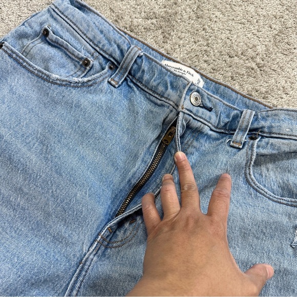 Abercrombie & Fitch The 90s Straight Ultra High Rise Jean Raw Hem in Blue 29/8R - Picture 9 of 16